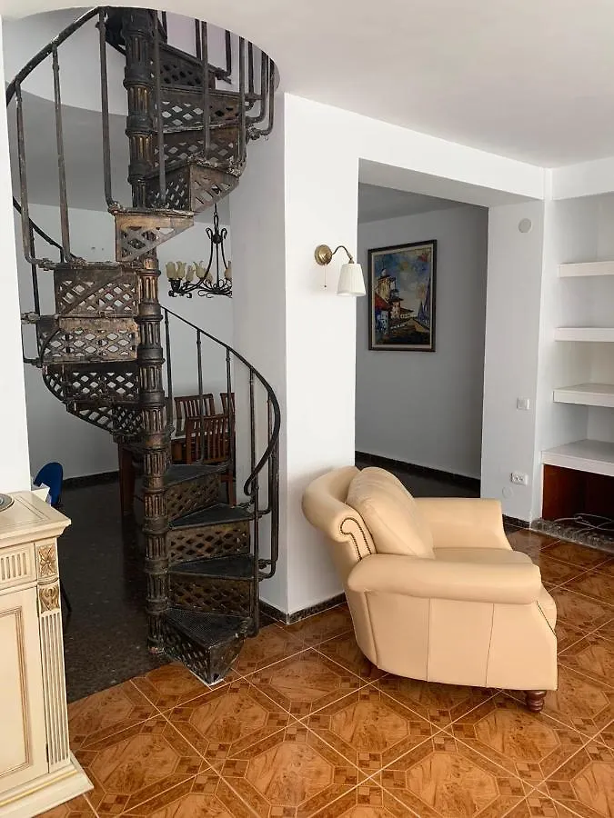 Mooi En Erg Ruim Appartement Met Een Openhaard Málaga España